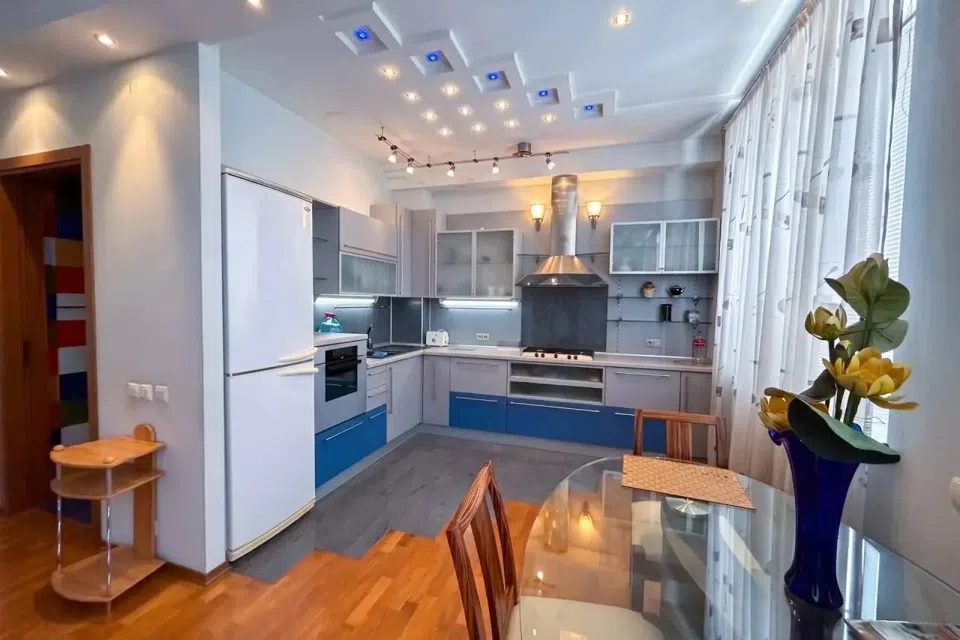 Продаётся 4-комнатная квартира, 115 м²