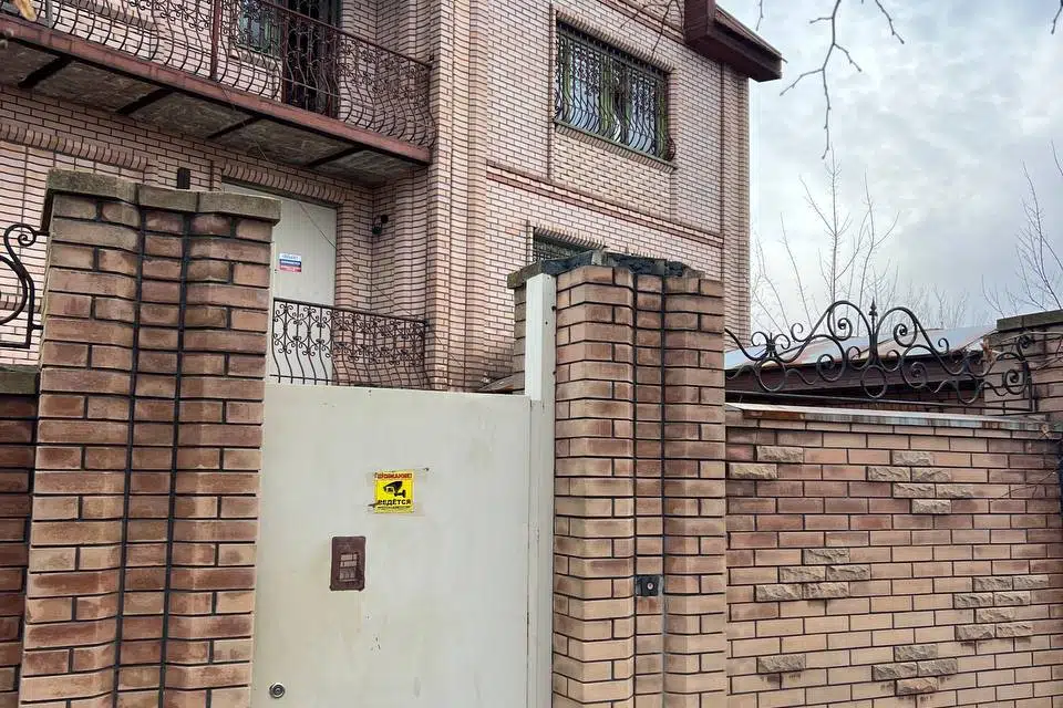 Продаётся 4-этажный дом, 400 м²