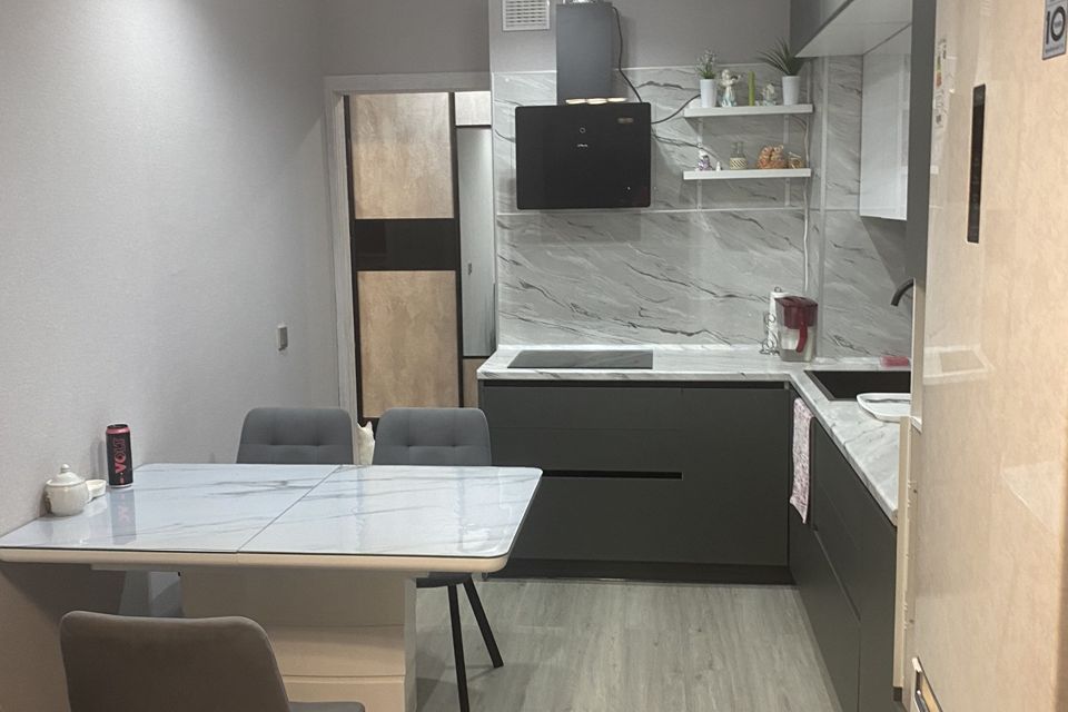 Продаётся 2-комнатная квартира, 60.8 м²