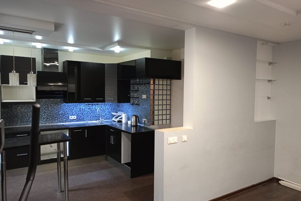 Продаётся 2-комнатная квартира, 63.7 м²