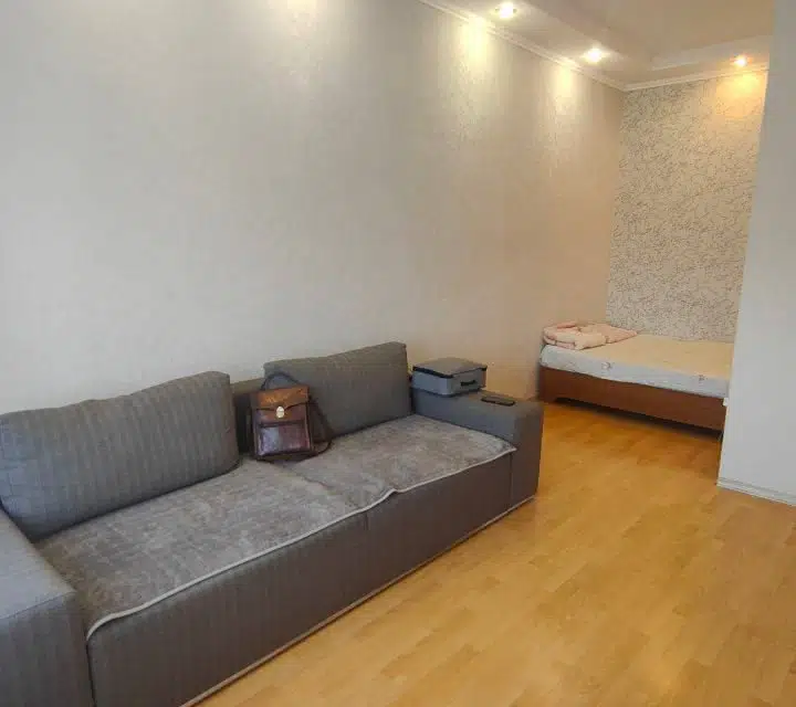 Продаётся 1-комнатная квартира, 38 м²