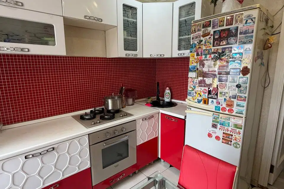 Продаётся 3-комнатная квартира, 60.5 м²