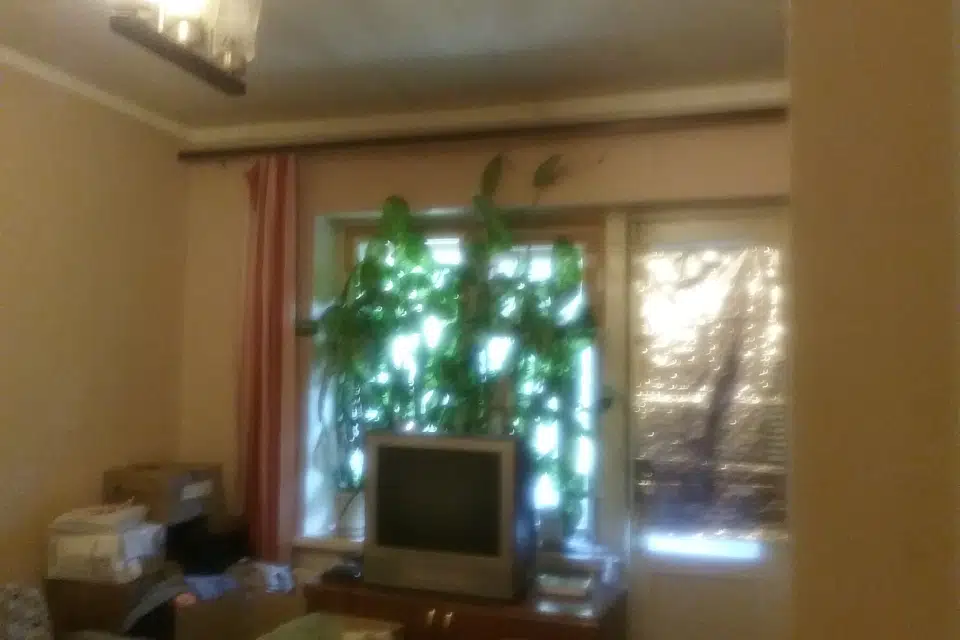Продаётся 4-комнатная квартира, 70 м²