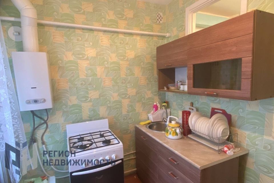 Продаётся 4-комнатная квартира, 62.3 м²