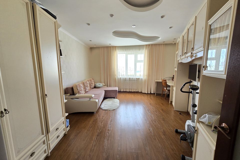 Продаётся 4-комнатная квартира, 108.4 м²