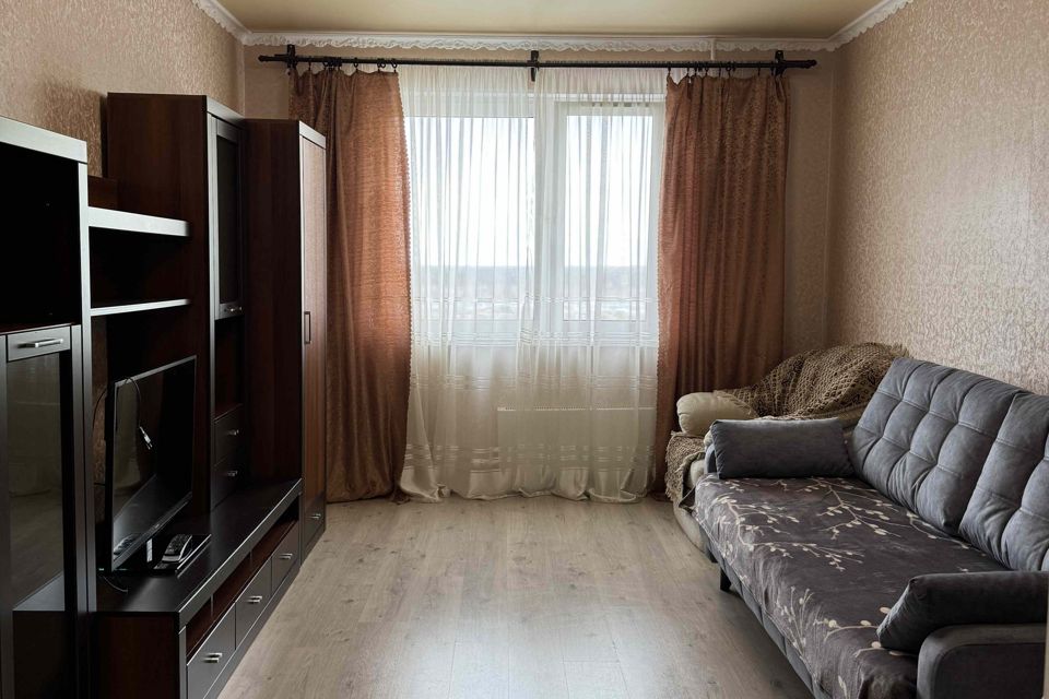 Сдаётся 2-комнатная квартира, 76 м²