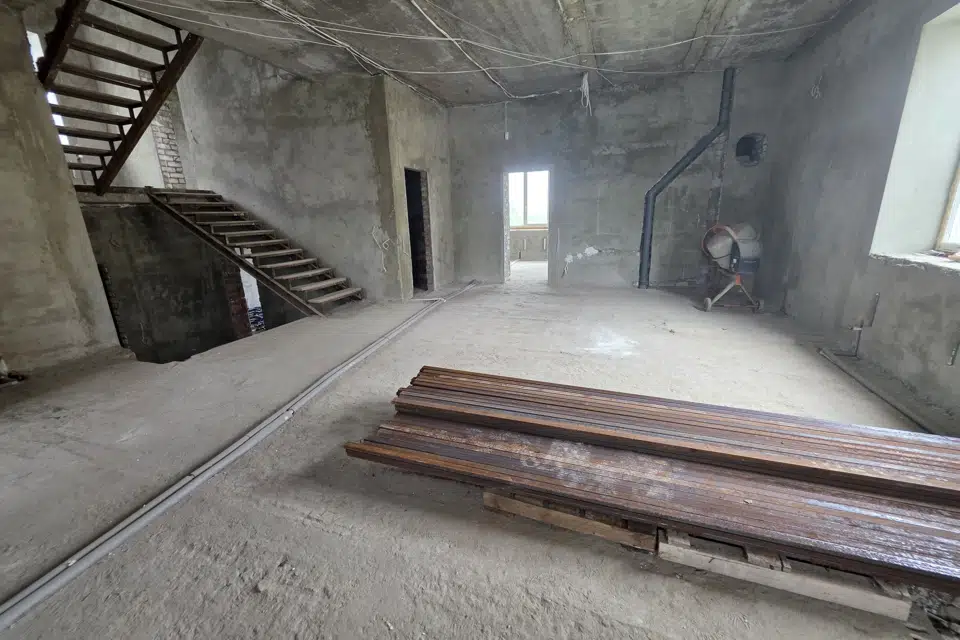 Продаётся 2-этажный дом, 370 м²