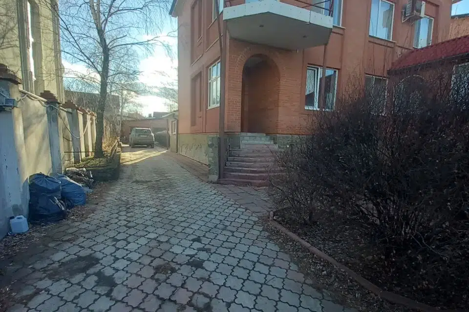 Продаётся 3-этажный дом, 333 м²