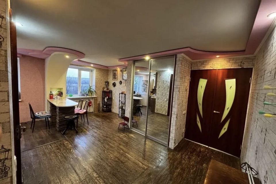 Продаётся 4-комнатная квартира, 75 м²