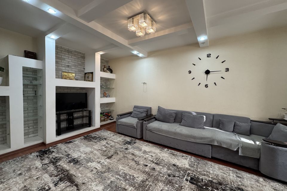 Продаётся 4-комнатная квартира, 87.6 м²
