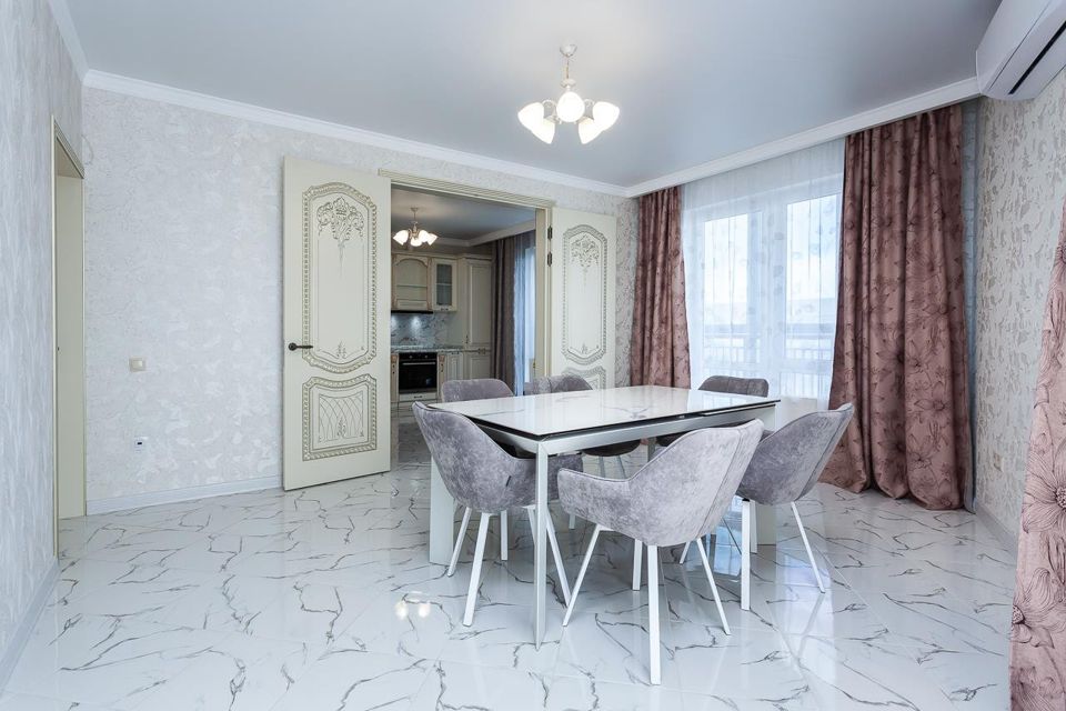 Продаётся 3-комнатная квартира, 96 м²