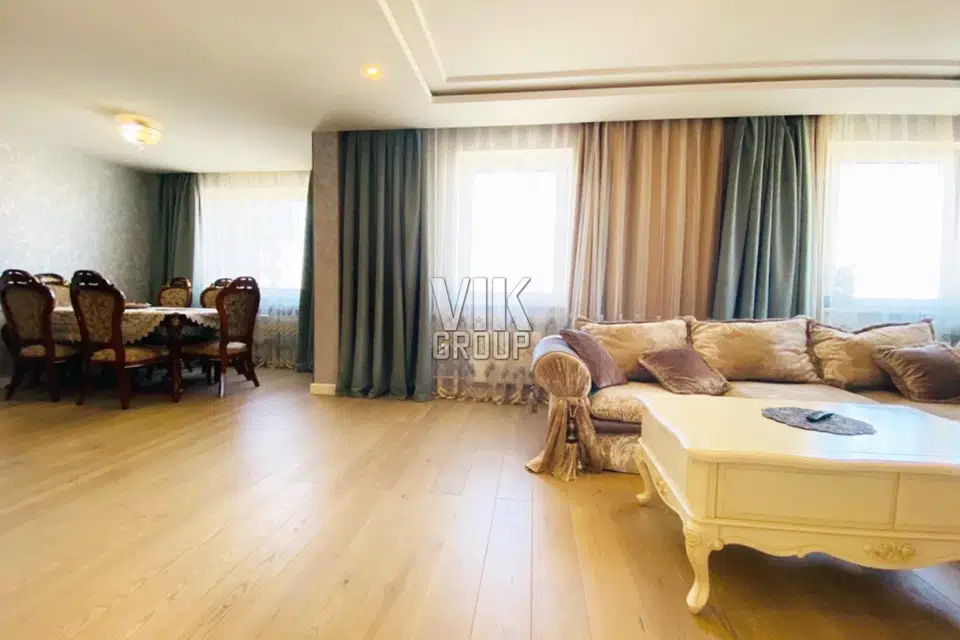 Продаётся 4-комнатная квартира, 115 м²