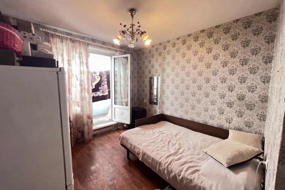 Продаётся комната в 3-комн. квартире, 10.5 м²