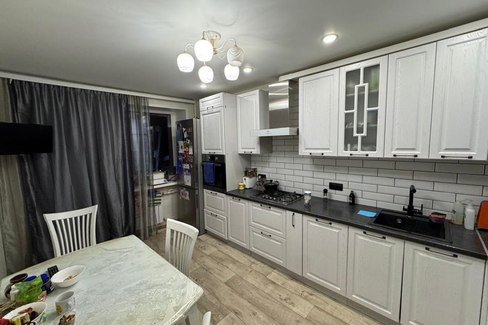 Продаётся 3-комнатная квартира, 102.7 м²