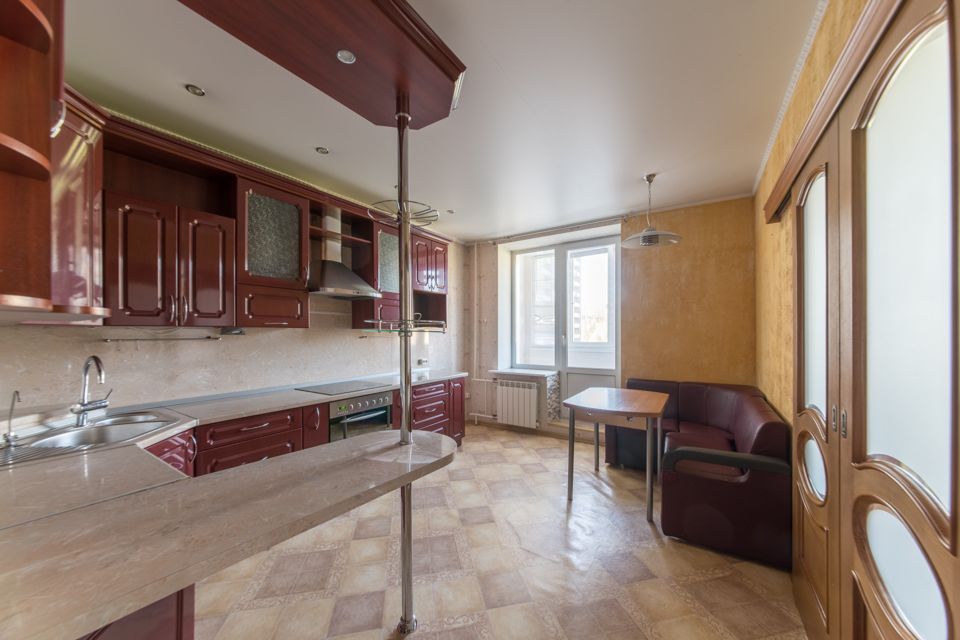 Продаётся 3-комнатная квартира, 121.4 м²