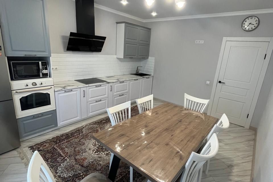 Продаётся 4-комнатная квартира, 77 м²