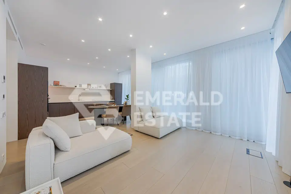 Продаётся 3-комнатная квартира, 111 м²
