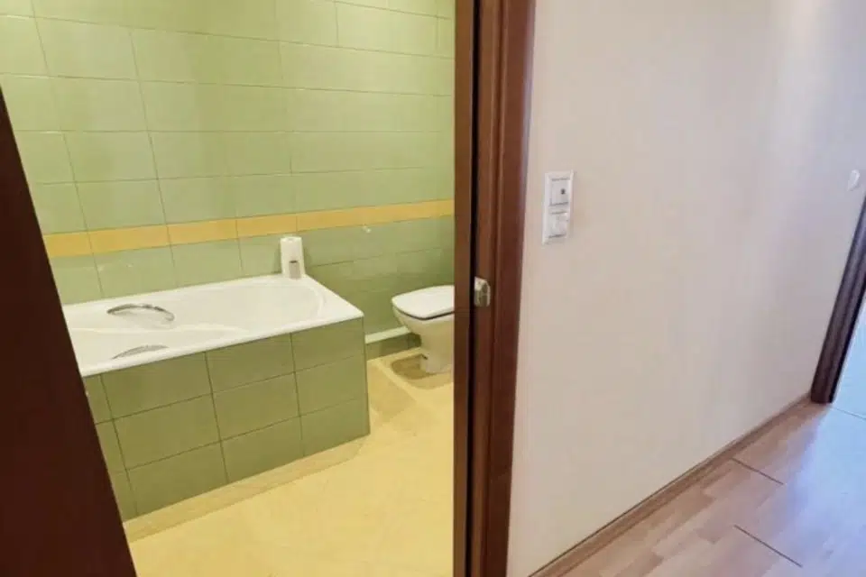 Продаётся 4-комнатная квартира, 112 м²
