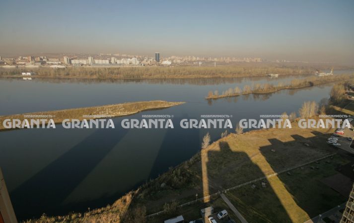 Продаётся 3-комнатная квартира, 98 м²