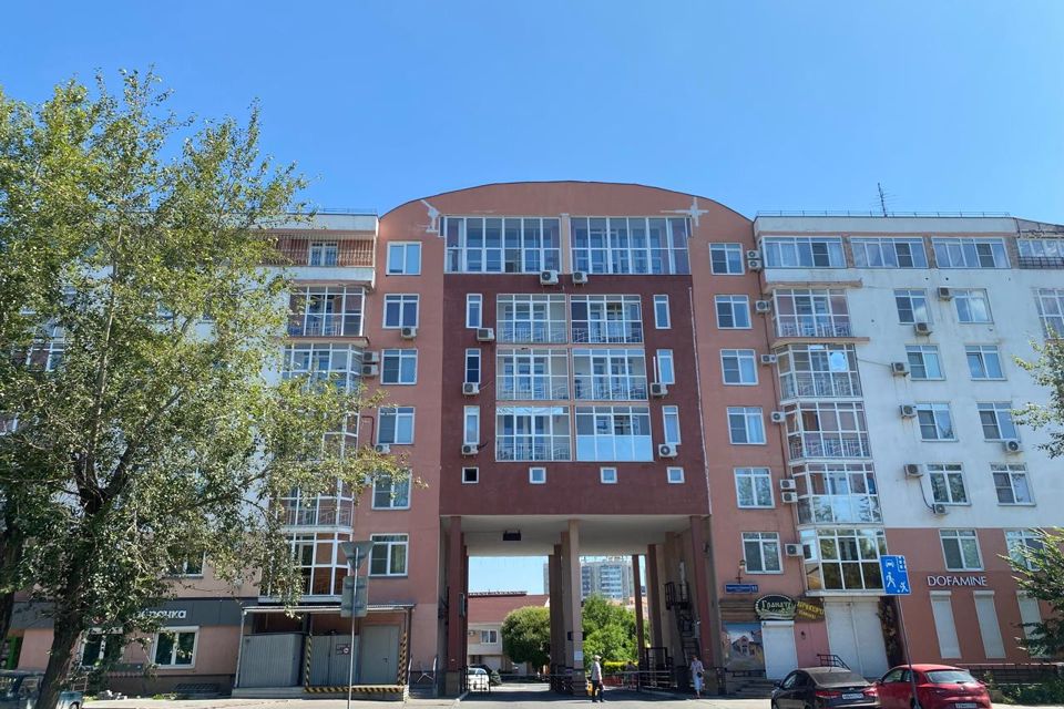 Продаётся 3-комнатная квартира, 103 м²