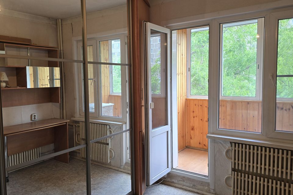 Продаётся 4-комнатная квартира, 70 м²
