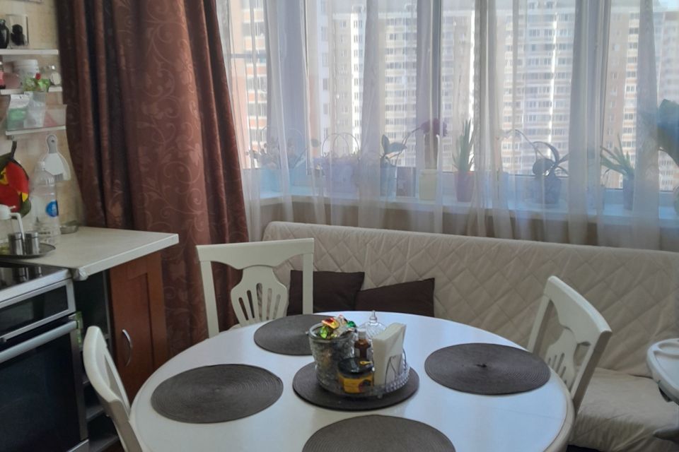 Продаётся 3-комнатная квартира, 76 м²