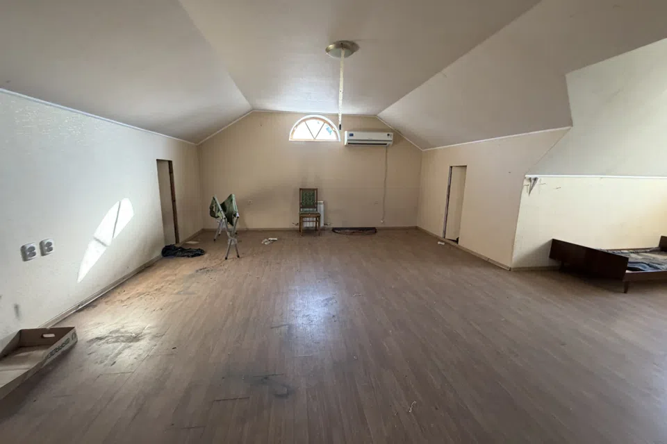Продаётся 3-этажный дом, 450 м²
