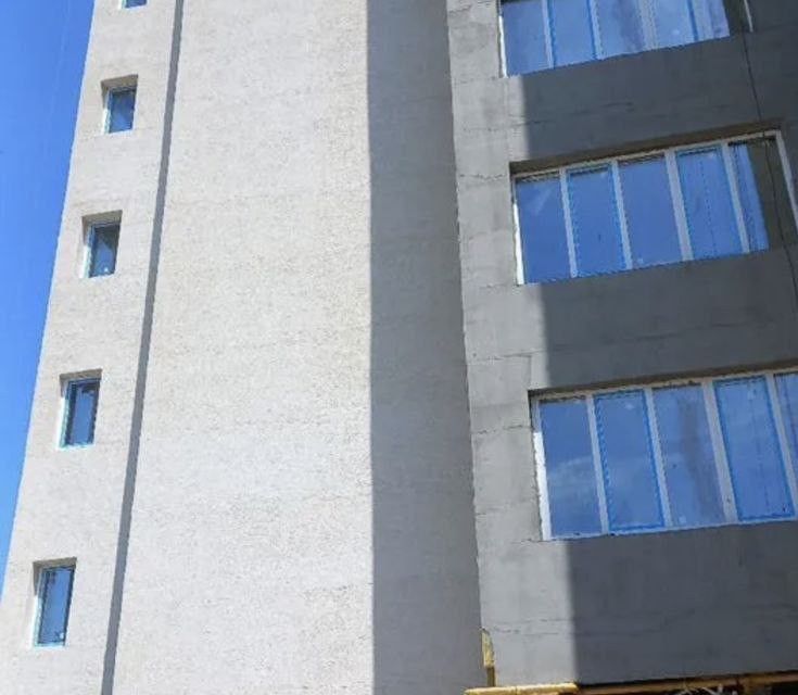 Продаётся 4-комнатная квартира, 182 м²