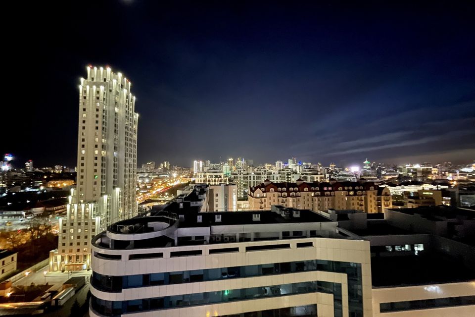 Сдаётся 2-комнатная квартира, 72 м²
