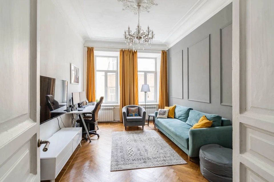 Продаётся 4-комнатная квартира, 109.3 м²