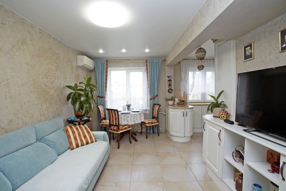 Продаётся 3-комнатная квартира, 59.4 м²