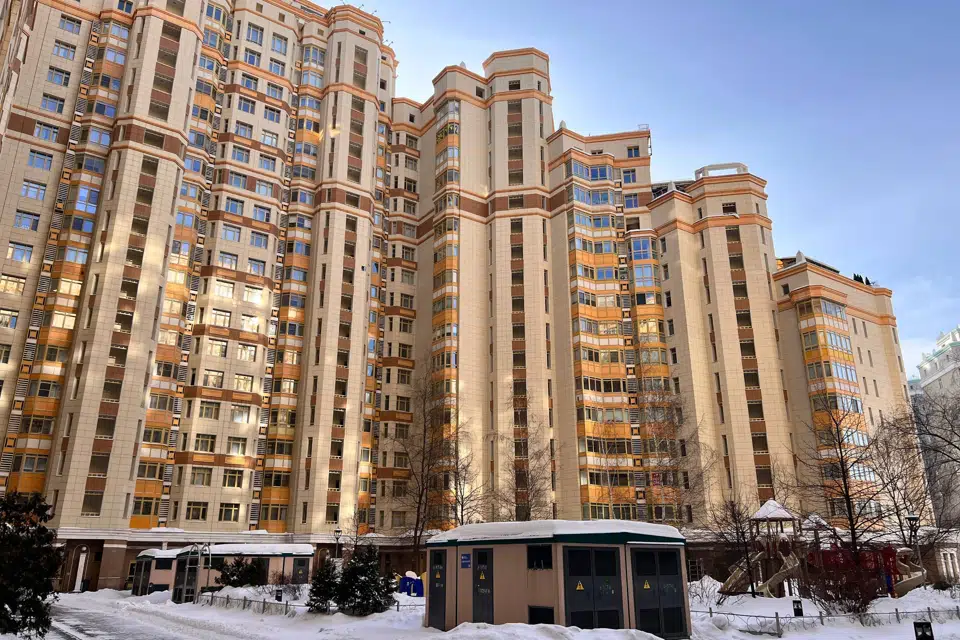 Продаётся 5-комнатная квартира, 181 м²