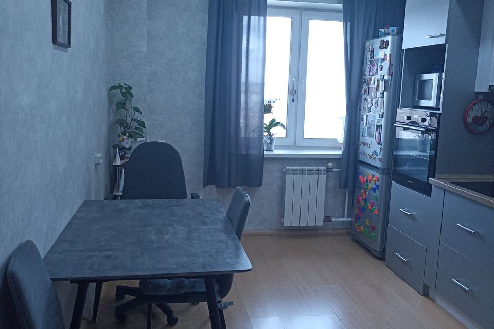 Продаётся 2-комнатная квартира, 65.4 м²