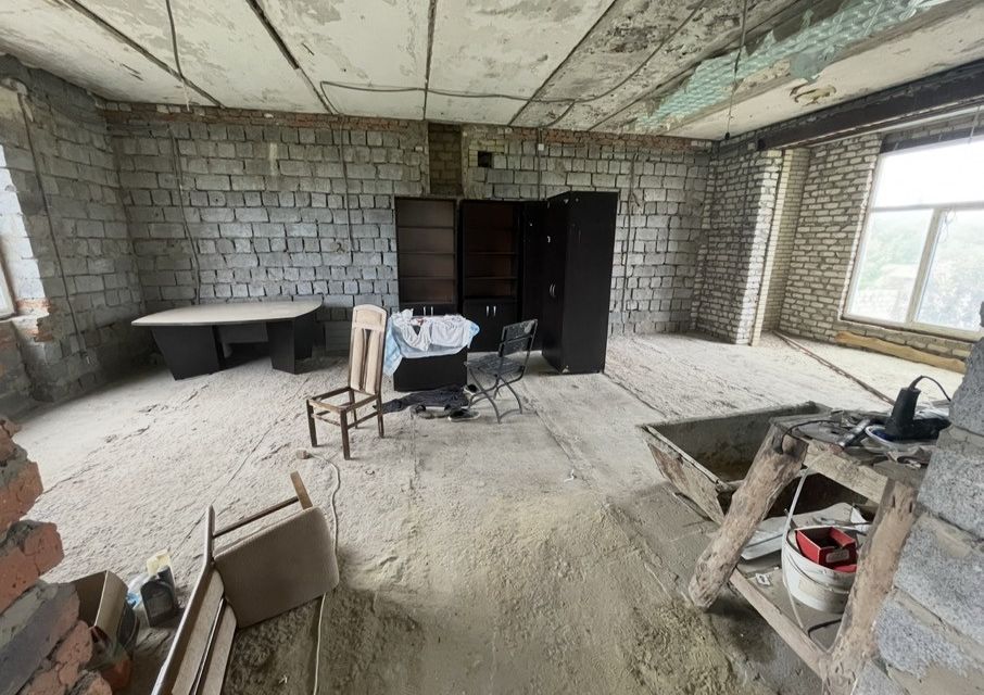 Продаётся 3-этажный дом, 450 м²