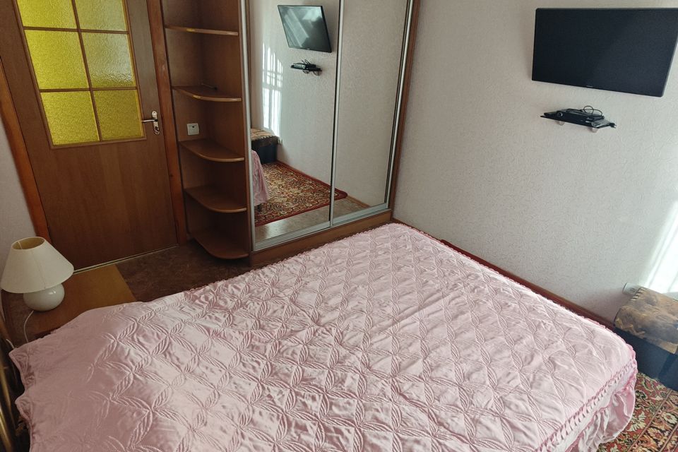 Продаётся 4-комнатная квартира, 61.2 м²