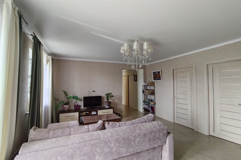 Продаётся 4-комнатная квартира, 102.3 м²