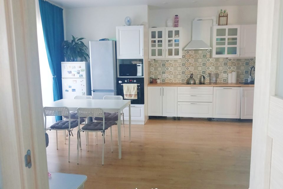 Продаётся 2-комнатная квартира, 58.7 м²