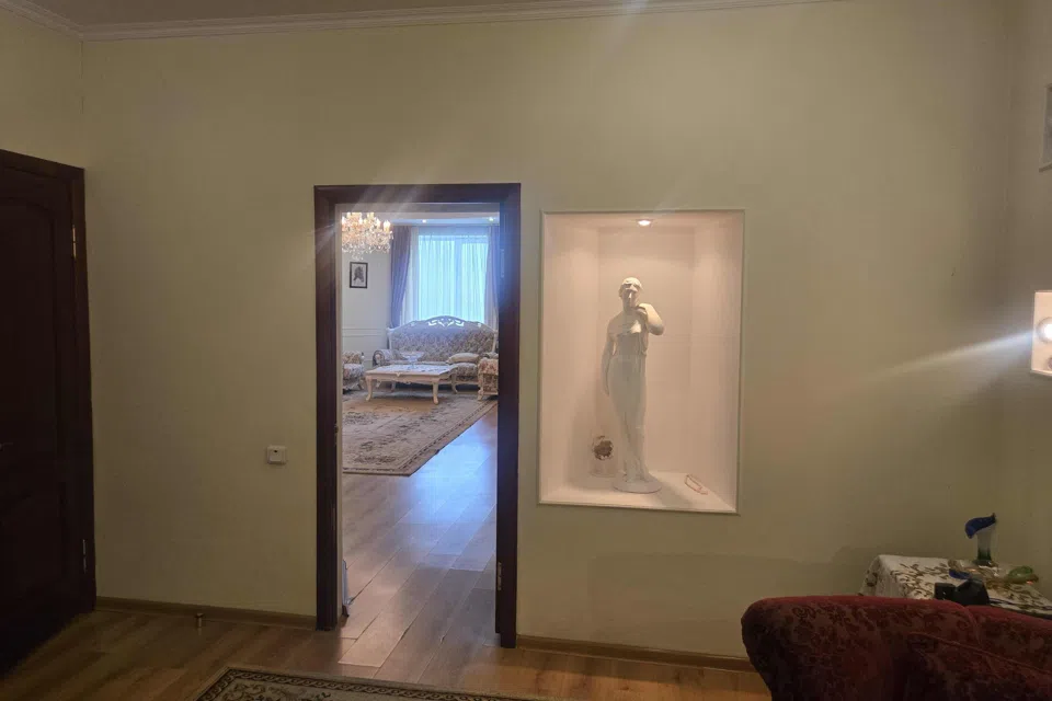 Продаётся 4-комнатная квартира, 148 м²