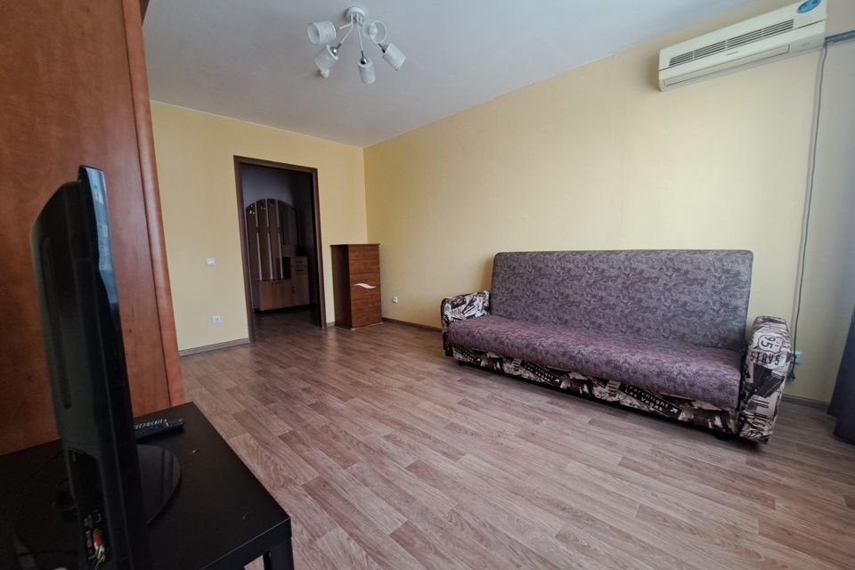 Сдаётся 1-комнатная квартира, 42 м²