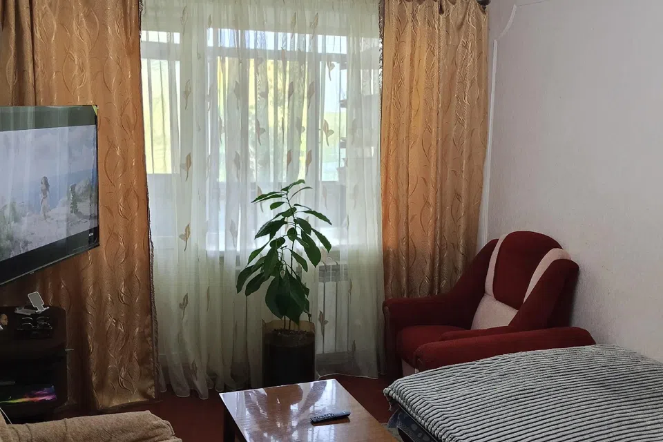 Продаётся 4-комнатная квартира, 67.1 м²