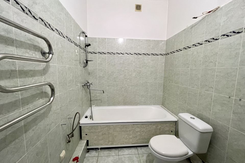 Продаётся 1-комнатная квартира, 42 м²