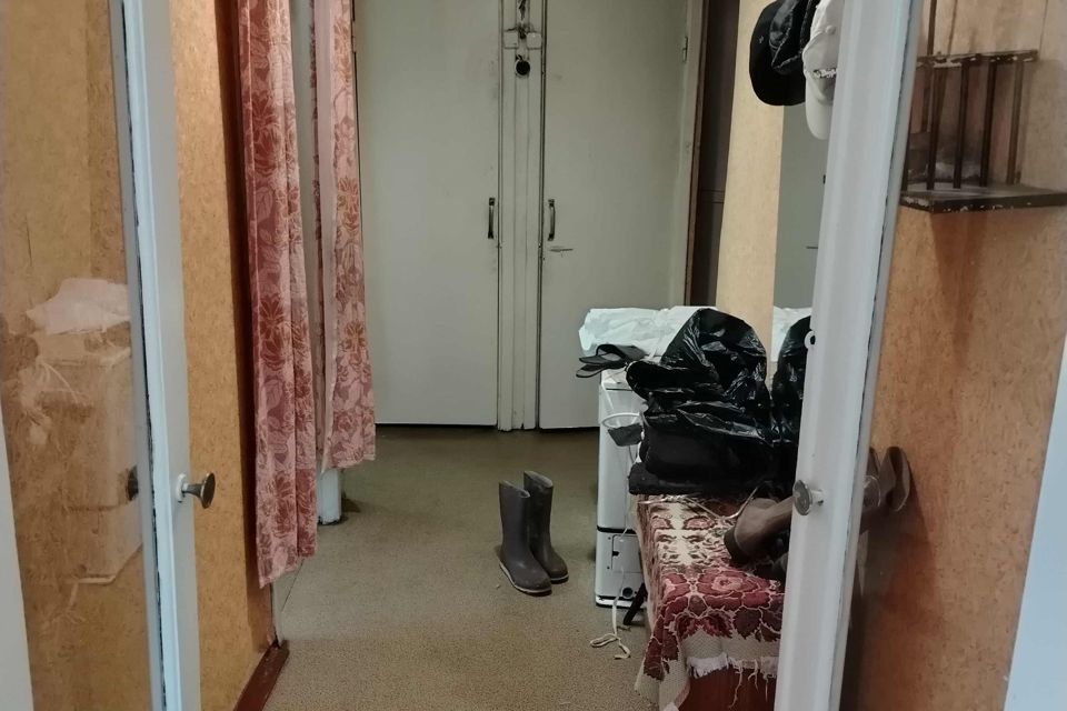 Продаётся 4-комнатная квартира, 58.1 м²