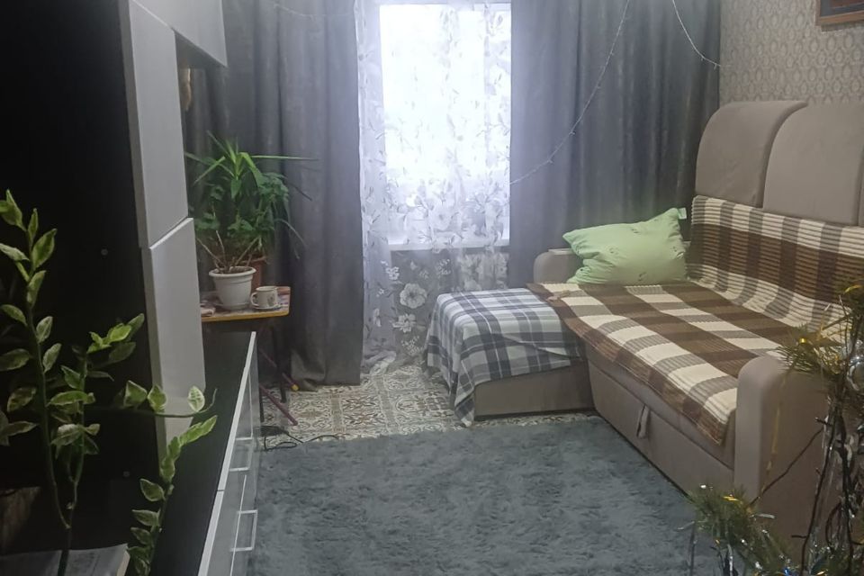 Продаётся 3-комнатная квартира, 48.5 м²