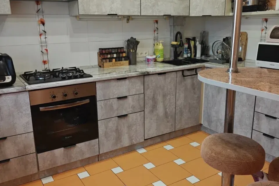 Продаётся 4-комнатная квартира, 84 м²