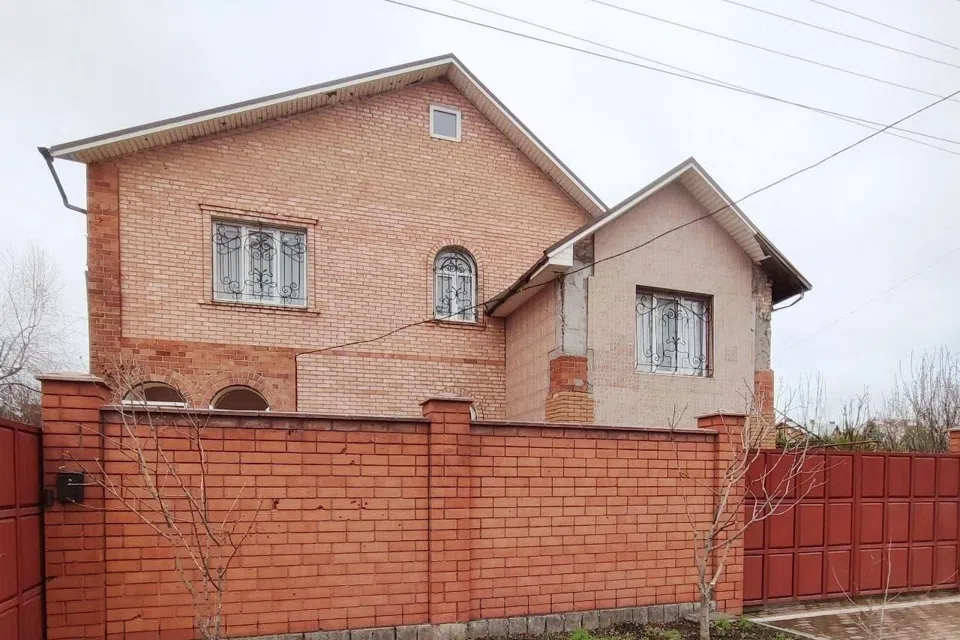 Продаётся 3-этажный дом, 351.7 м²