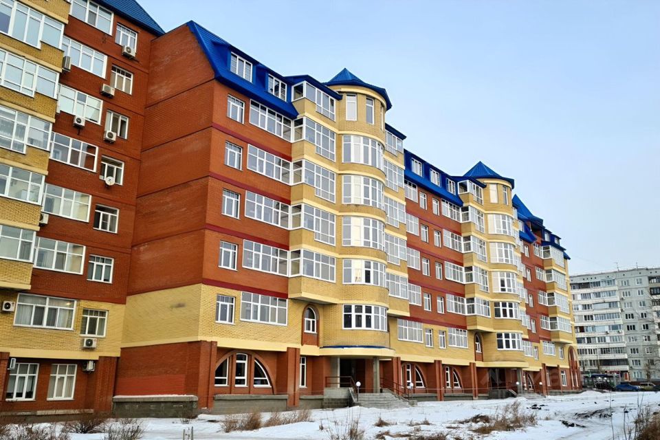 Продаётся 4-комнатная квартира, 137.2 м²