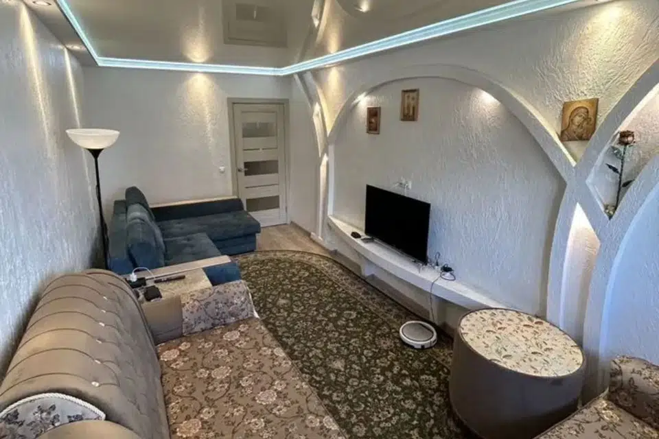 Продаётся 1-комнатная квартира, 42 м²