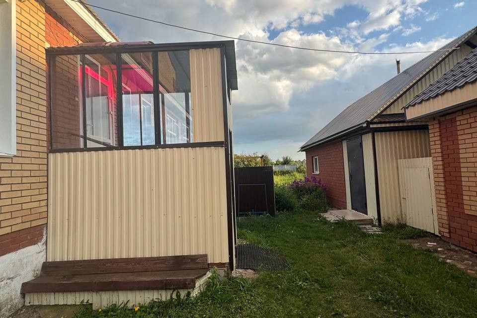 Продаётся 3-комнатная квартира, 127.7 м²