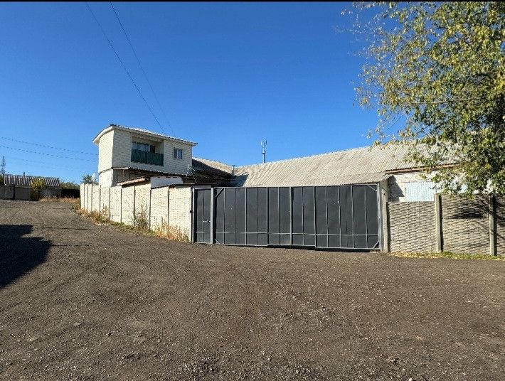Сдаётся производственное помещение, 200 м²