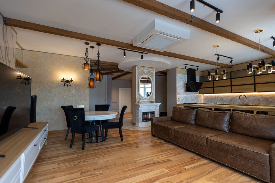 Продаётся 4-комнатная квартира, 157 м²